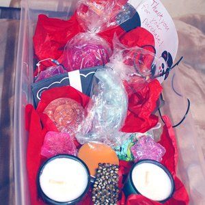 FREE GIFT WITH EVERY PURCHASE
